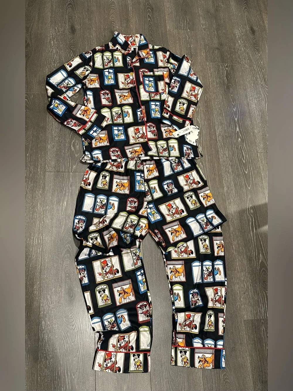 Disney Black Multicolor Cartoon Window Print Kids Pajama Set